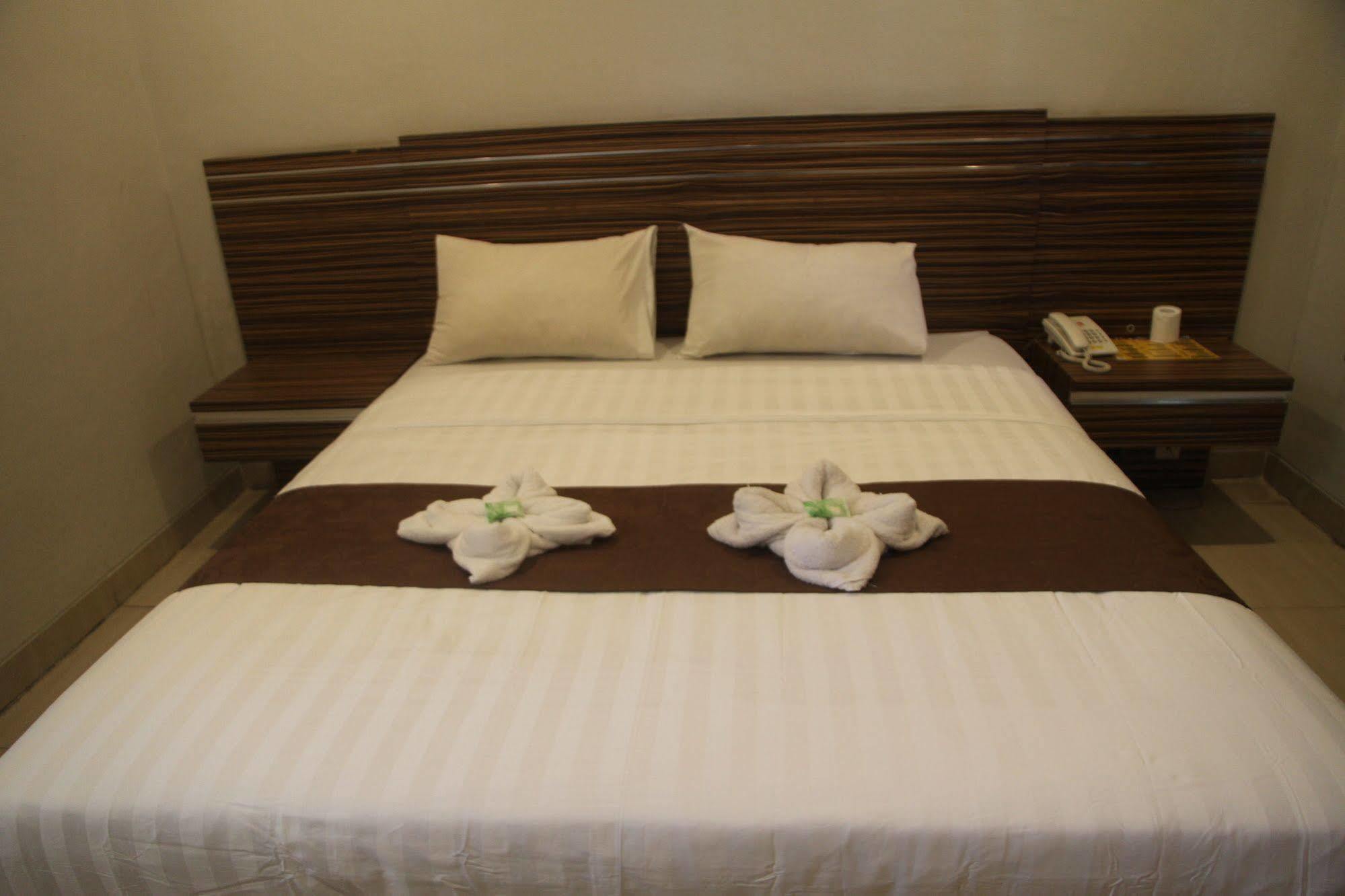 Palapa Hotel Матарам Екстер'єр фото
